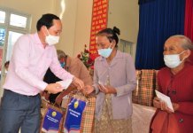 HIỆP HỘI DOANH NGHIỆP TỈNH QUẢNG NAM TRAO QUÀ TẾT CHO BÀ CON CÓ HOÀN CẢNH KHÓ KHĂN