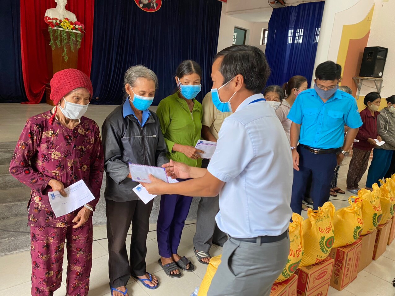 Hiệp hội Doanh nghiệp Tỉnh Quảng Nam tổng kết chương trình "Hạt gạo yêu thương"