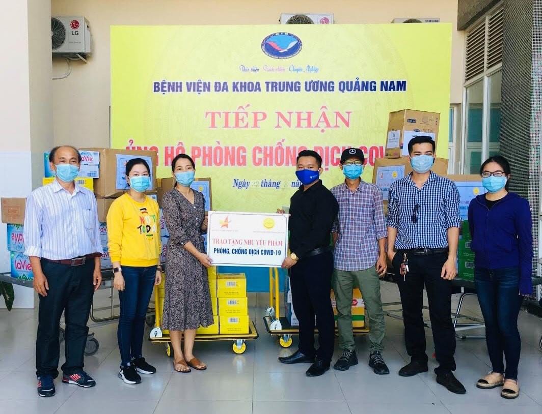 Hiệp hội Doanh nghiệp tỉnh Quảng Nam tiếp tục thăm, tặng quà, nhu yếu phẩm  cho các điểm phòng chống Covid-19