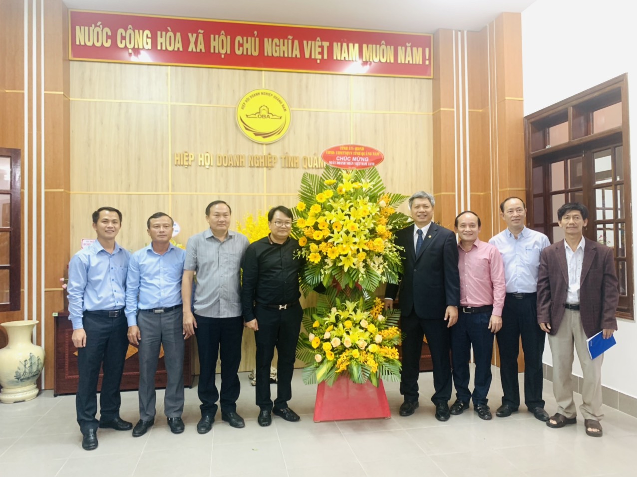 Lãnh đạo tỉnh đến thăm và chúc mừng Hiệp hội Doanh nghiệp tỉnh Quảng Nam ngày Doanh nhân Việt Nam 13/10